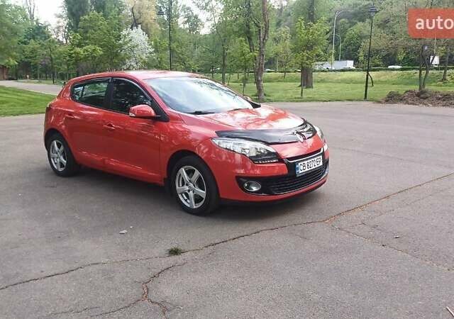 Красный Рено Меган, объемом двигателя 1.2 л и пробегом 145 тыс. км за 6300 $, фото 1 на Automoto.ua