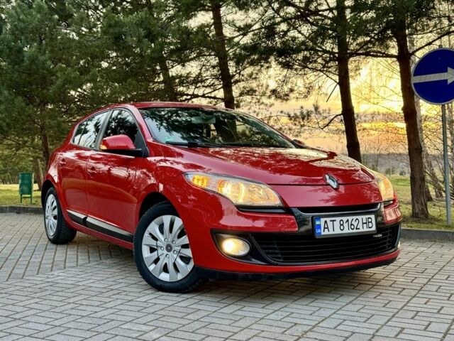 Красный Рено Меган, объемом двигателя 1.5 л и пробегом 272 тыс. км за 6700 $, фото 1 на Automoto.ua