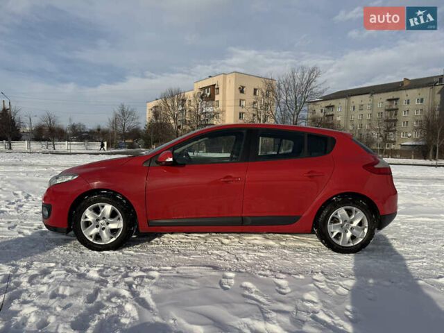 Красный Рено Меган, объемом двигателя 1.46 л и пробегом 300 тыс. км за 6800 $, фото 1 на Automoto.ua