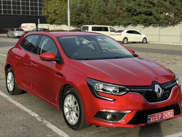 Красный Рено Меган, объемом двигателя 1.3 л и пробегом 158 тыс. км за 14800 $, фото 1 на Automoto.ua