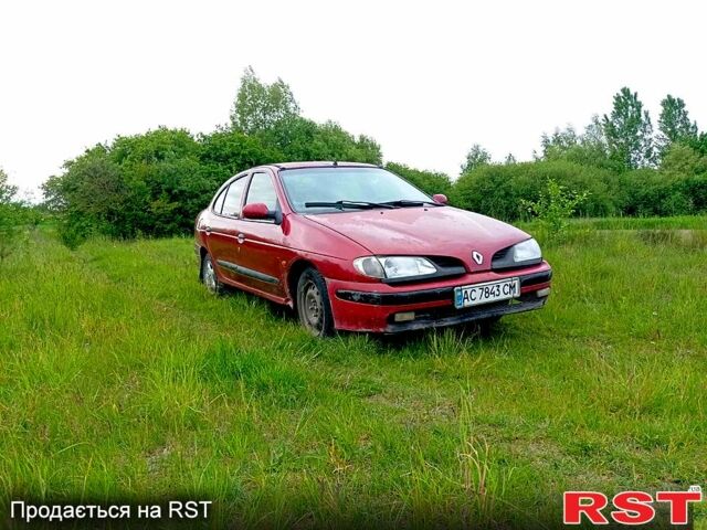 Красный Рено Меган, объемом двигателя 1.6 л и пробегом 300 тыс. км за 1100 $, фото 1 на Automoto.ua