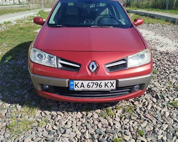 Красный Рено Меган, объемом двигателя 1.6 л и пробегом 242 тыс. км за 4700 $, фото 1 на Automoto.ua