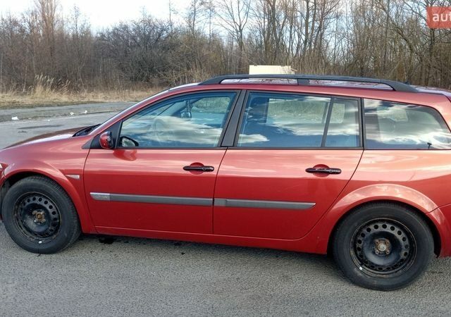 Красный Рено Меган, объемом двигателя 1.6 л и пробегом 204 тыс. км за 4800 $, фото 1 на Automoto.ua