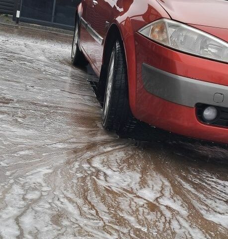 Червоний Рено Меган, об'ємом двигуна 1.5 л та пробігом 300 тис. км за 6000 $, фото 1 на Automoto.ua