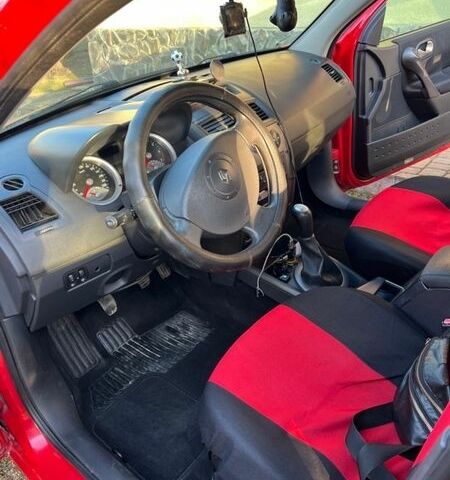 Червоний Рено Меган, об'ємом двигуна 1.6 л та пробігом 301 тис. км за 3900 $, фото 1 на Automoto.ua