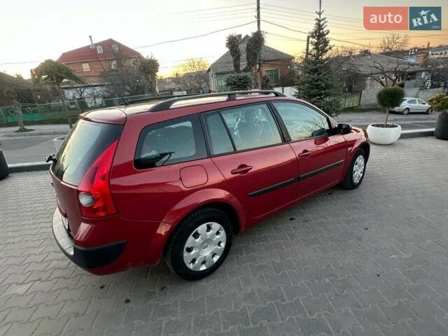 Красный Рено Меган, объемом двигателя 1.6 л и пробегом 160 тыс. км за 4700 $, фото 1 на Automoto.ua