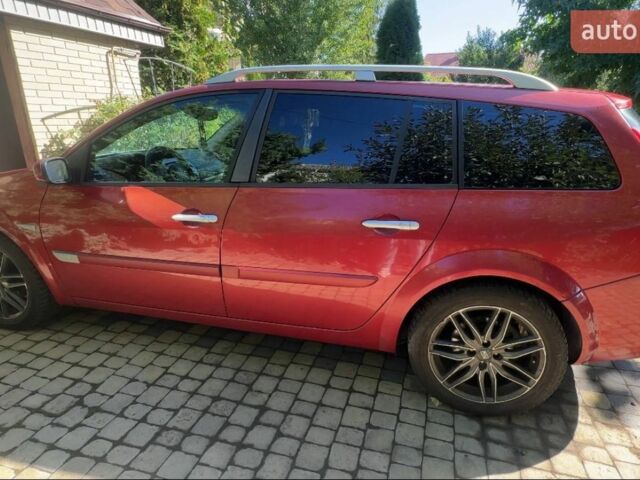 Красный Рено Меган, объемом двигателя 2 л и пробегом 295 тыс. км за 4700 $, фото 1 на Automoto.ua