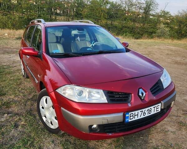 Красный Рено Меган, объемом двигателя 0 л и пробегом 185 тыс. км за 5200 $, фото 1 на Automoto.ua