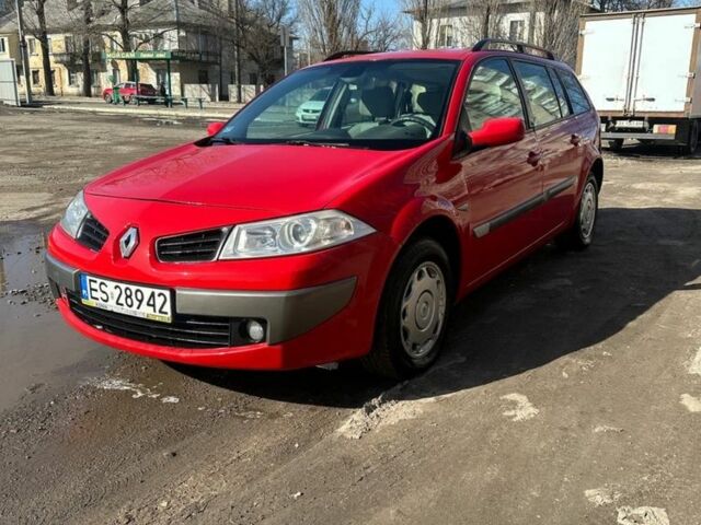 Красный Рено Меган, объемом двигателя 1.5 л и пробегом 333 тыс. км за 2400 $, фото 1 на Automoto.ua