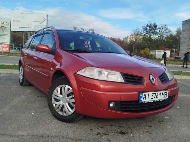 Рено Меган 2006 в Броварах на Automoto.ua Красный Рено Меган, объемом двигателя 1.6 л и пробегом 201 тыс. км за 5300 $, фото 1 на Automoto.ua