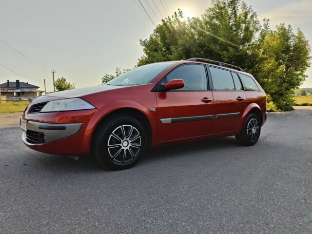 Красный Рено Меган, объемом двигателя 1.6 л и пробегом 108 тыс. км за 5200 $, фото 1 на Automoto.ua