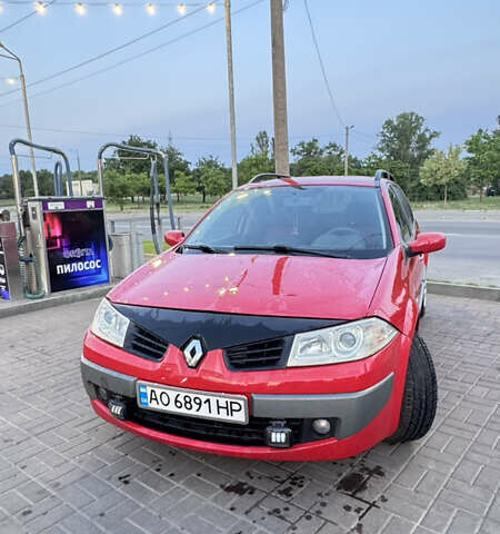 Красный Рено Меган, объемом двигателя 1.46 л и пробегом 300 тыс. км за 4450 $, фото 1 на Automoto.ua