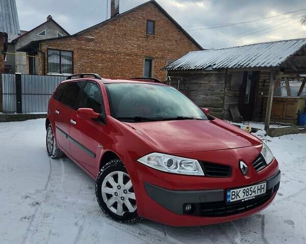 Красный Рено Меган, объемом двигателя 1.6 л и пробегом 300 тыс. км за 3650 $, фото 1 на Automoto.ua