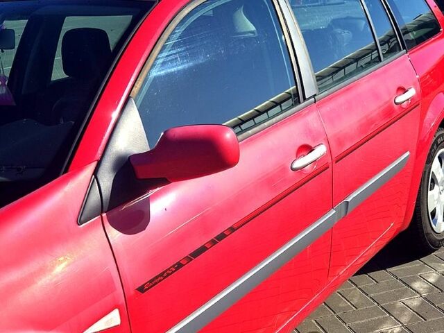 Красный Рено Меган, объемом двигателя 1.6 л и пробегом 205 тыс. км за 4800 $, фото 1 на Automoto.ua