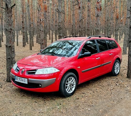 Красный Рено Меган, объемом двигателя 1.6 л и пробегом 290 тыс. км за 5100 $, фото 1 на Automoto.ua