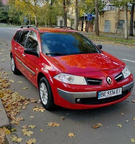 Рено Меган 2008 в Николаеве на Automoto.ua Красный Рено Меган, объемом двигателя 1.6 л и пробегом 292 тыс. км за 4999 $, фото 1 на Automoto.ua