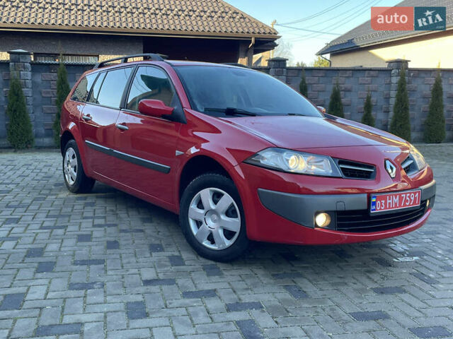 Красный Рено Меган, объемом двигателя 1.6 л и пробегом 222 тыс. км за 5399 $, фото 1 на Automoto.ua