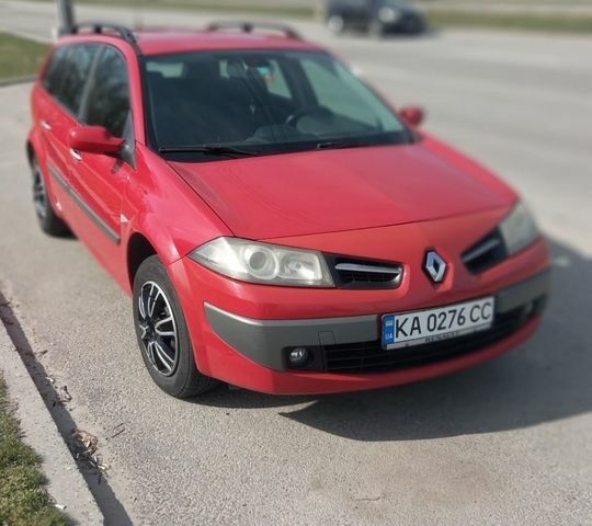 Красный Рено Меган, объемом двигателя 1.6 л и пробегом 225 тыс. км за 5800 $, фото 1 на Automoto.ua