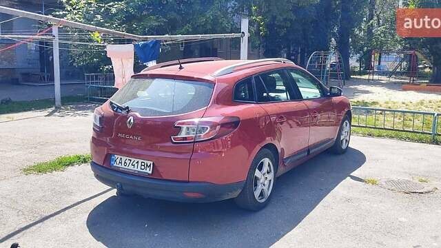 Красный Рено Меган, объемом двигателя 1.6 л и пробегом 210 тыс. км за 7499 $, фото 1 на Automoto.ua