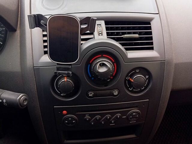 Красный Рено Меган, объемом двигателя 1.6 л и пробегом 200 тыс. км за 5900 $, фото 1 на Automoto.ua