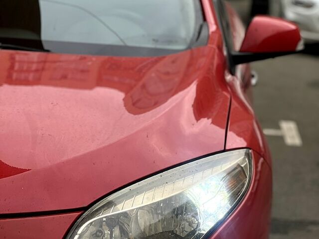 Красный Рено Меган, объемом двигателя 1.5 л и пробегом 23000 тыс. км за 7200 $, фото 1 на Automoto.ua