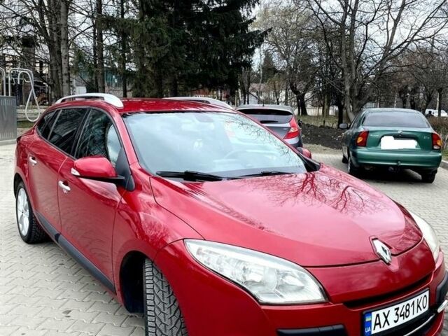 Красный Рено Меган, объемом двигателя 2 л и пробегом 247 тыс. км за 7600 $, фото 1 на Automoto.ua