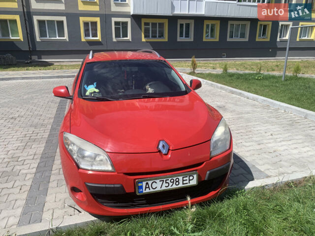 Красный Рено Меган, объемом двигателя 1.46 л и пробегом 300 тыс. км за 5555 $, фото 1 на Automoto.ua