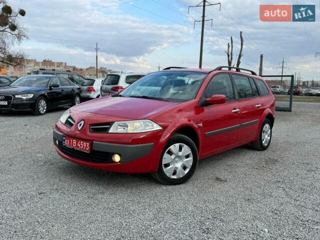 Красный Рено Меган, объемом двигателя 1.6 л и пробегом 157 тыс. км за 5999 $, фото 1 на Automoto.ua