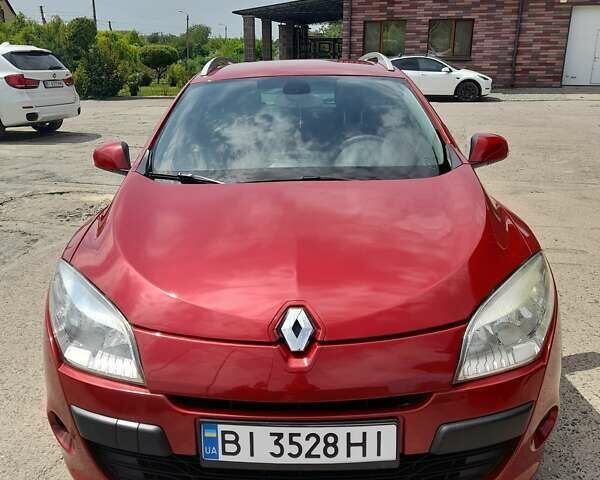 Красный Рено Меган, объемом двигателя 1.87 л и пробегом 232 тыс. км за 6800 $, фото 1 на Automoto.ua