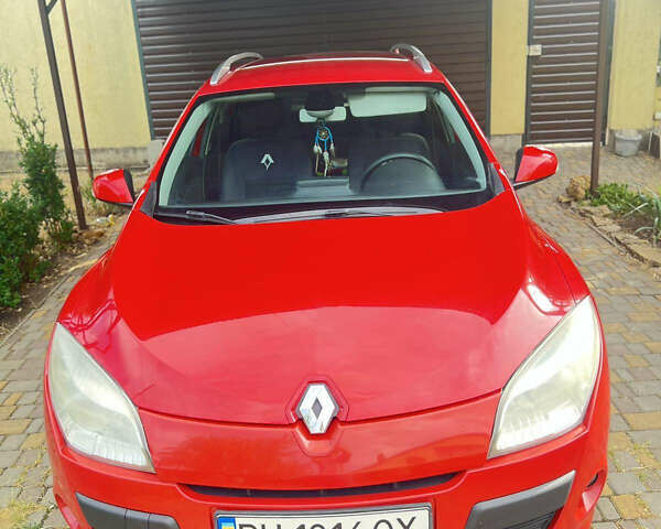 Красный Рено Меган, объемом двигателя 1.46 л и пробегом 300 тыс. км за 6200 $, фото 1 на Automoto.ua