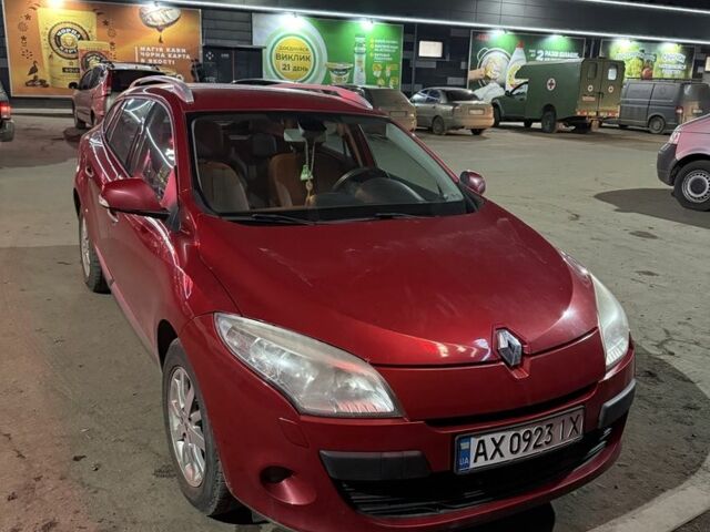 Красный Рено Меган, объемом двигателя 1.5 л и пробегом 250 тыс. км за 7000 $, фото 1 на Automoto.ua