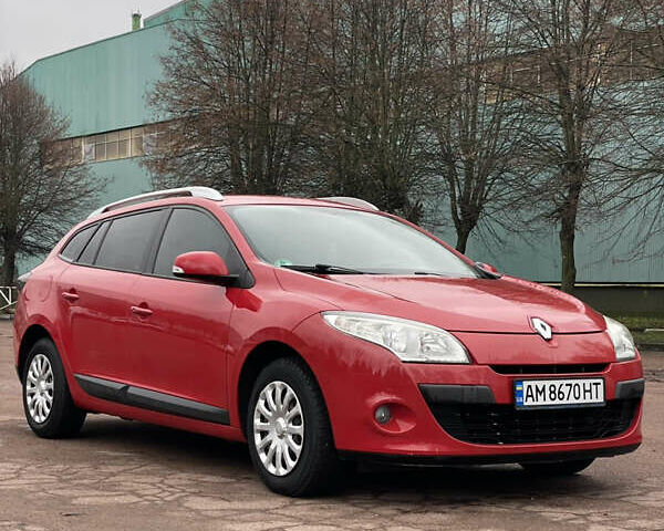 Красный Рено Меган, объемом двигателя 1.6 л и пробегом 208 тыс. км за 6299 $, фото 1 на Automoto.ua