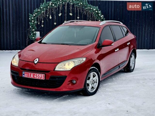 Красный Рено Меган, объемом двигателя 1.6 л и пробегом 180 тыс. км за 7050 $, фото 1 на Automoto.ua