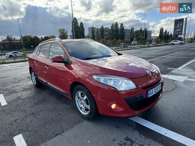 Красный Рено Меган, объемом двигателя 1.46 л и пробегом 303 тыс. км за 6750 $, фото 1 на Automoto.ua