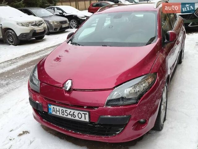 Червоний Рено Меган, об'ємом двигуна 1.46 л та пробігом 236 тис. км за 5500 $, фото 1 на Automoto.ua