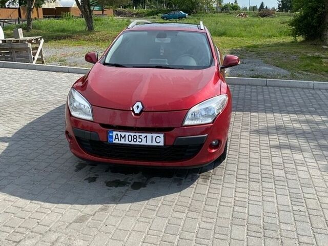 Красный Рено Меган, объемом двигателя 1.46 л и пробегом 210 тыс. км за 6700 $, фото 1 на Automoto.ua