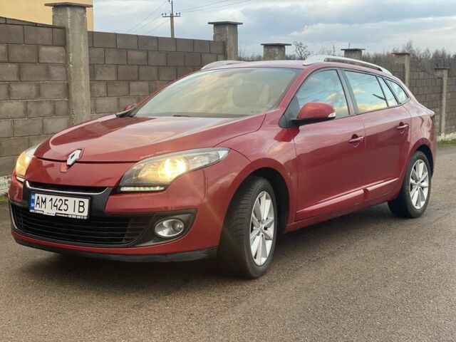 Красный Рено Меган, объемом двигателя 1.5 л и пробегом 285 тыс. км за 7700 $, фото 1 на Automoto.ua