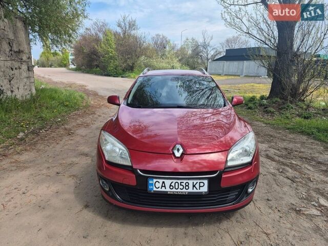 Красный Рено Меган, объемом двигателя 1.46 л и пробегом 270 тыс. км за 6500 $, фото 1 на Automoto.ua