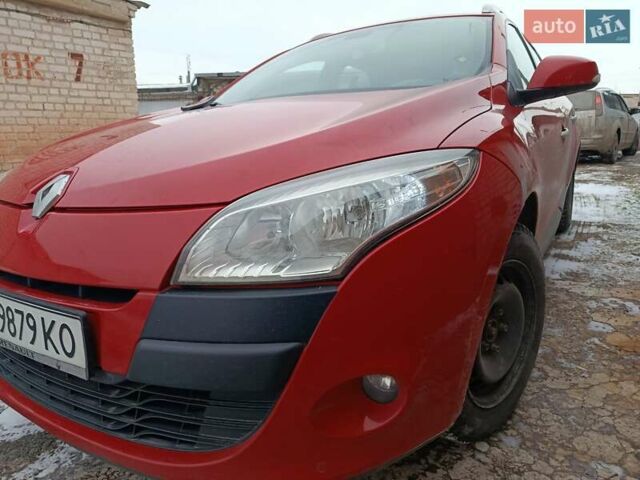 Червоний Рено Меган, об'ємом двигуна 1.46 л та пробігом 245 тис. км за 7400 $, фото 1 на Automoto.ua
