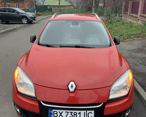 Червоний Рено Меган, об'ємом двигуна 1.46 л та пробігом 250 тис. км за 6800 $, фото 1 на Automoto.ua