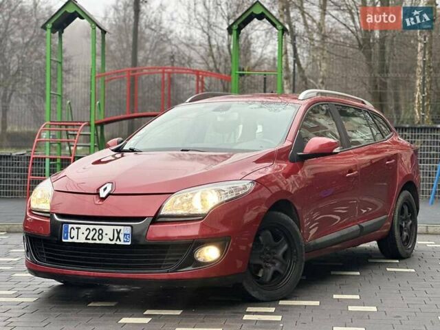 Красный Рено Меган, объемом двигателя 1.5 л и пробегом 230 тыс. км за 6900 $, фото 1 на Automoto.ua