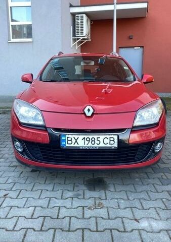 Красный Рено Меган, объемом двигателя 1.46 л и пробегом 230 тыс. км за 7800 $, фото 1 на Automoto.ua