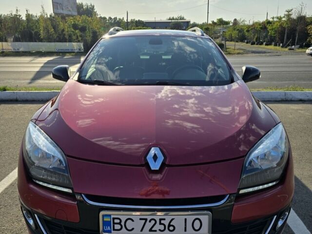 Красный Рено Меган, объемом двигателя 1.46 л и пробегом 208 тыс. км за 9000 $, фото 1 на Automoto.ua