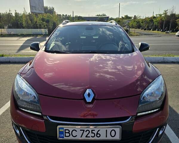 Красный Рено Меган, объемом двигателя 1.46 л и пробегом 204 тыс. км за 10000 $, фото 1 на Automoto.ua