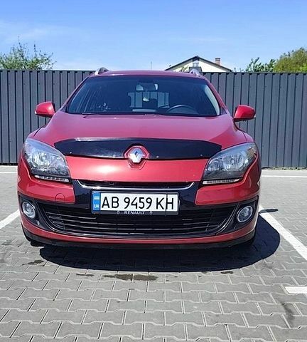 Красный Рено Меган, объемом двигателя 1.46 л и пробегом 317 тыс. км за 7500 $, фото 1 на Automoto.ua