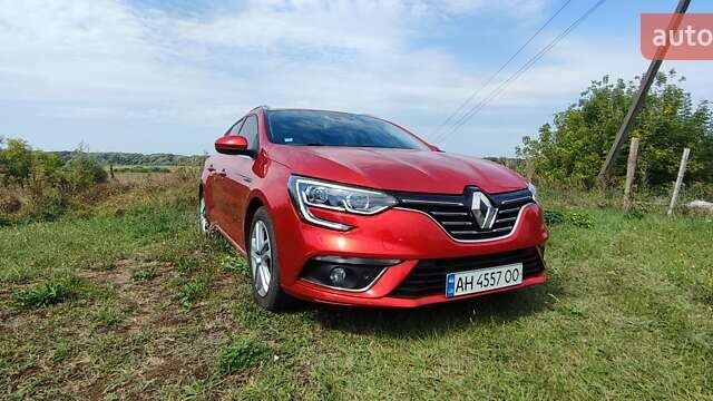 Красный Рено Меган, объемом двигателя 1.46 л и пробегом 201 тыс. км за 13000 $, фото 1 на Automoto.ua