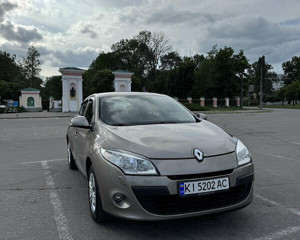 Рено Меган, объемом двигателя 1.6 л и пробегом 188 тыс. км за 6800 $, фото 1 на Automoto.ua