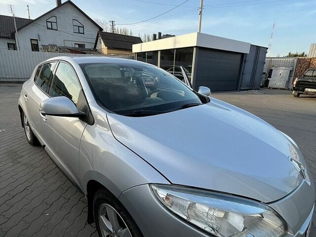 Рено Меган, объемом двигателя 1.5 л и пробегом 310 тыс. км за 6600 $, фото 1 на Automoto.ua
