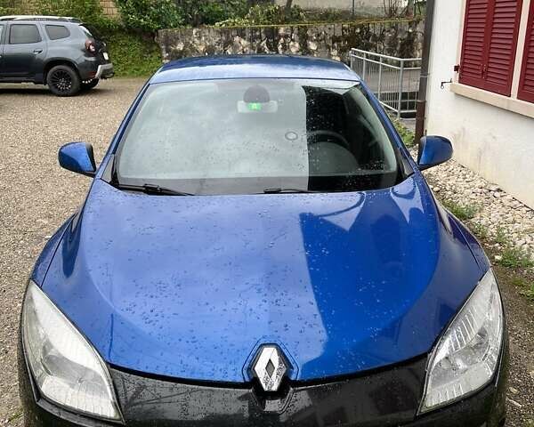 Рено Меган, объемом двигателя 2 л и пробегом 241 тыс. км за 7058 $, фото 1 на Automoto.ua