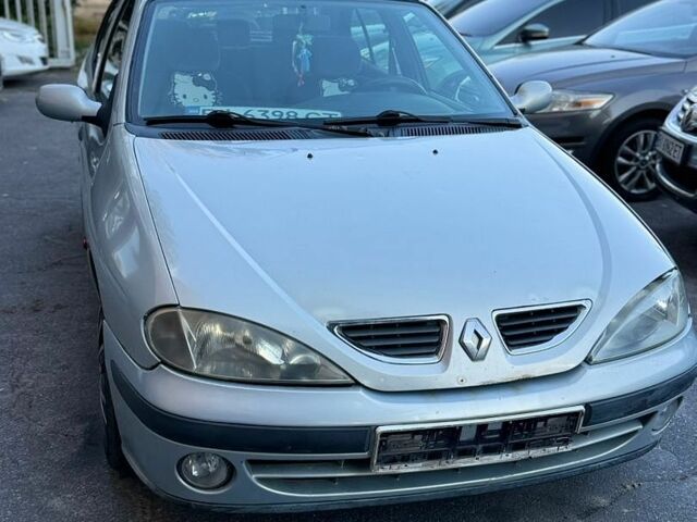 Рено Меган, объемом двигателя 1.6 л и пробегом 280 тыс. км за 1999 $, фото 1 на Automoto.ua